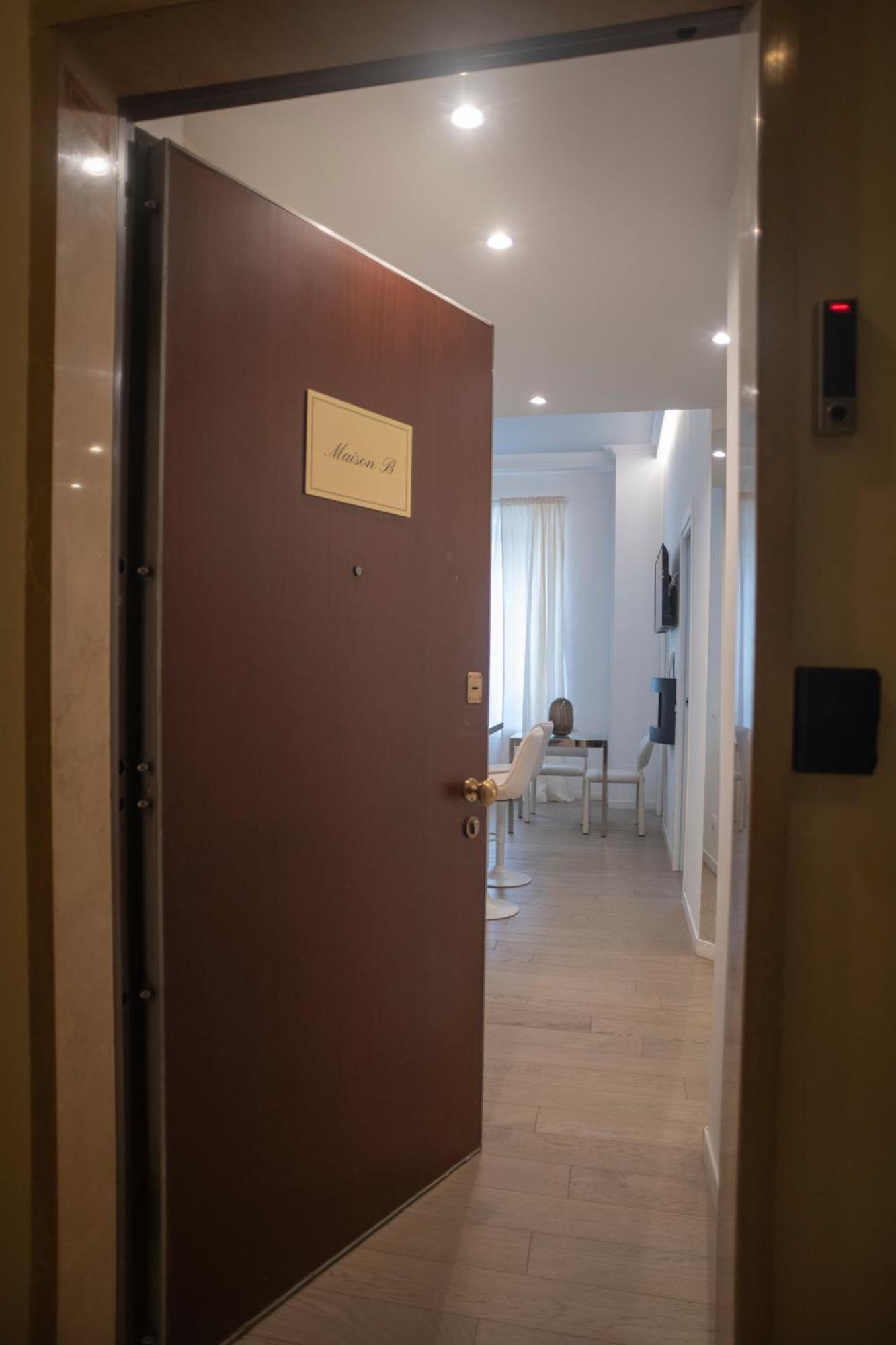 Maison B Milan Luaran gambar